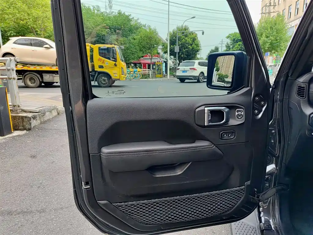 Wrangler NEV 4-door 2.0 T 4 xe Sahara