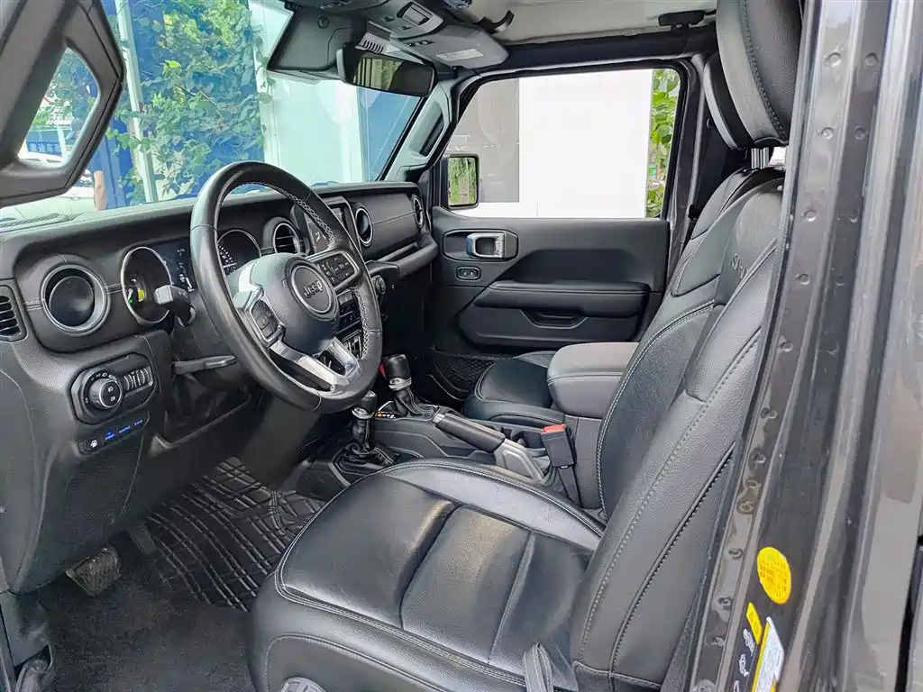 Wrangler NEV 4-door 2.0 T 4 xe Sahara