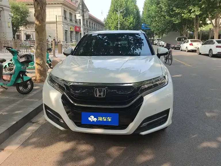 Honda UR-V 370 TURBO 4 WD Premium CN-V