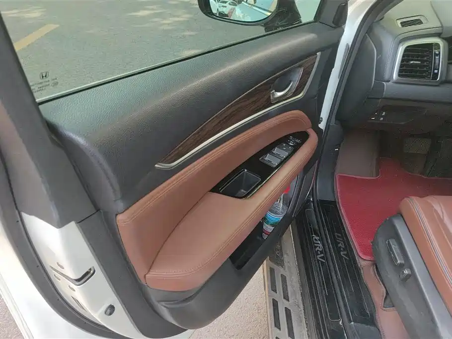Honda UR-V 370 TURBO 4 WD Premium CN-V