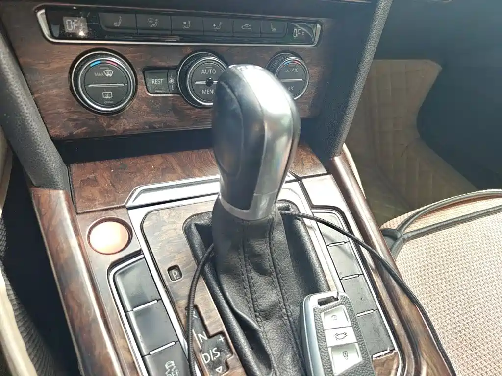 Magotan 330 TSI DSG Distinguished
