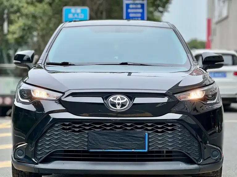 Toyota Frontlander 2.0 L CVT Elite