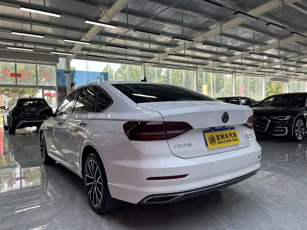 Lavida 280 TSI DSG Luxury