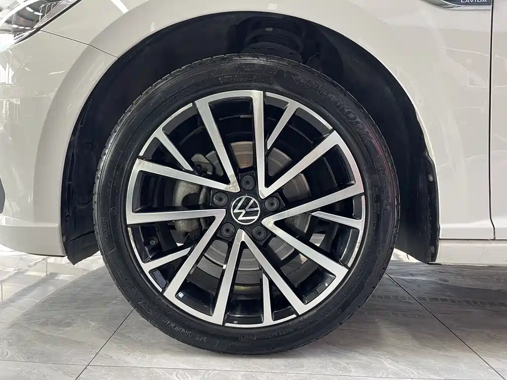 Lavida 280 TSI DSG Luxury