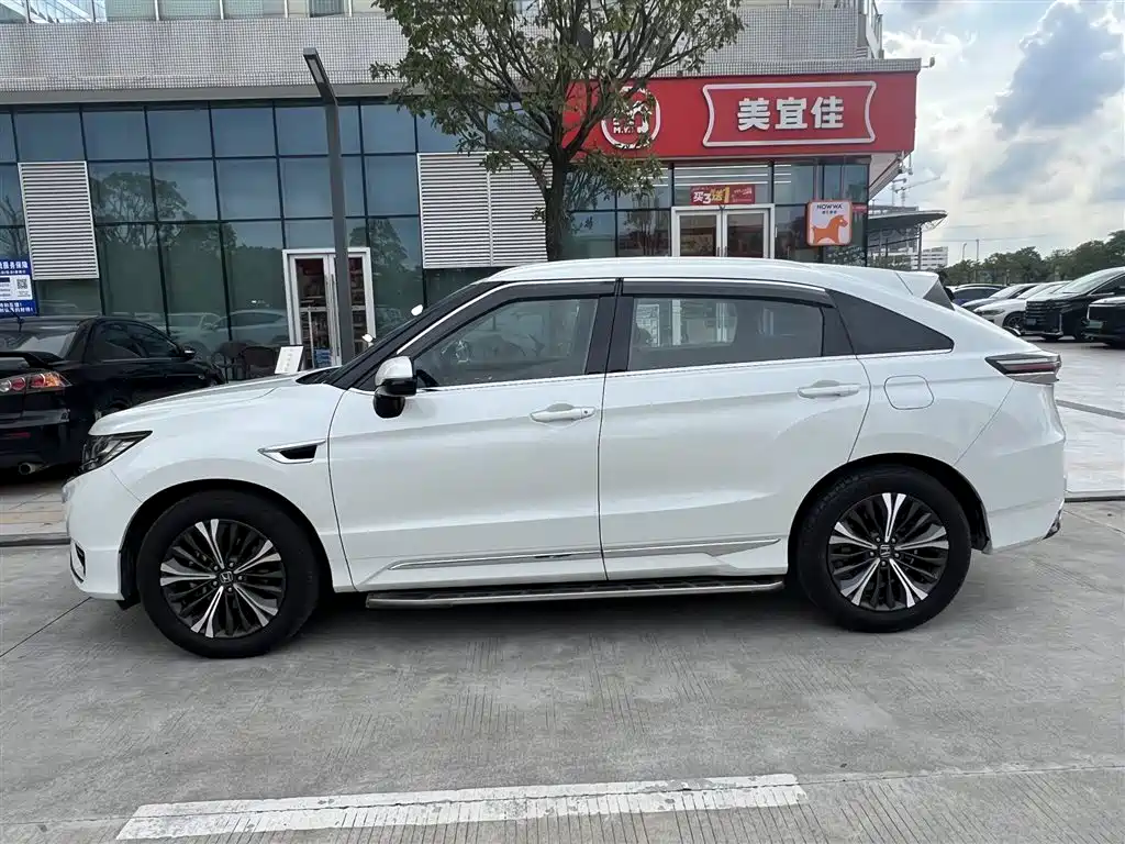 Honda UR-V 370 TURBO 2 WD Graceful