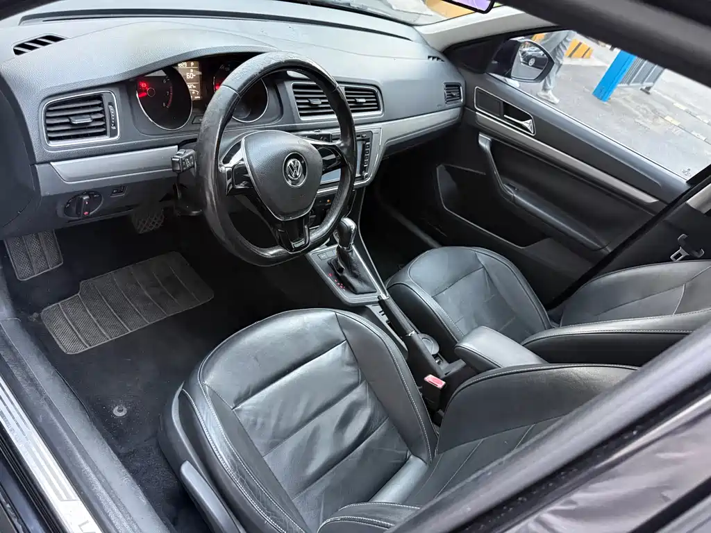Lavida 1.6 L Auto Comfort