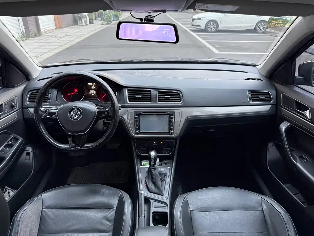 Lavida 1.6 L Auto Comfort