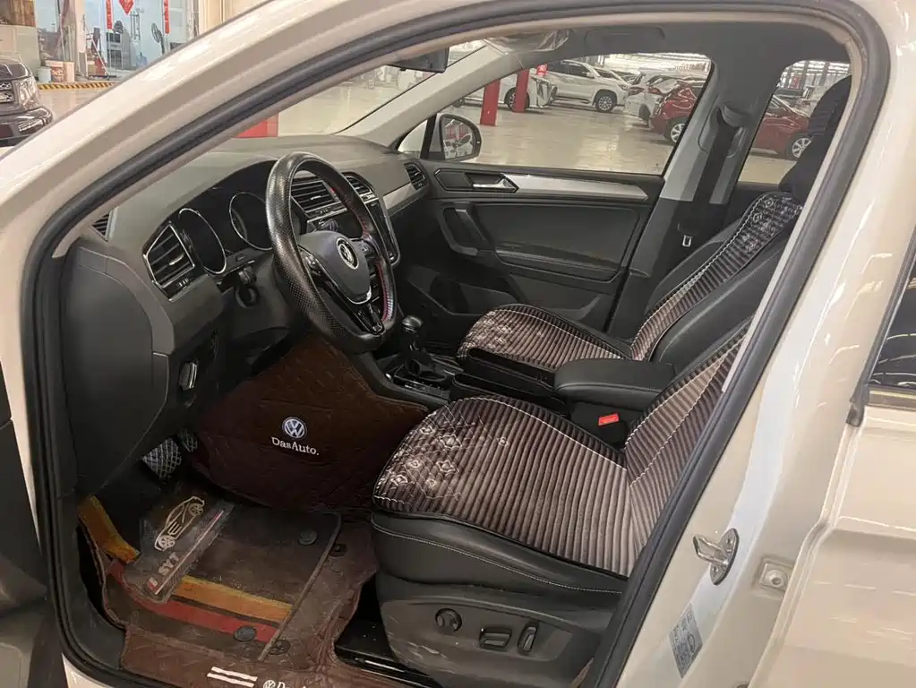 Tiguan L 330 TSI Auto 2 WD Comfort Enjoyment