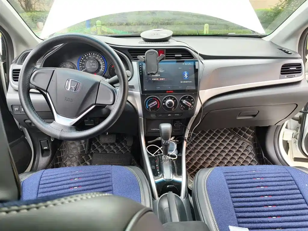 Crider 1.8 L CVT Comfort
