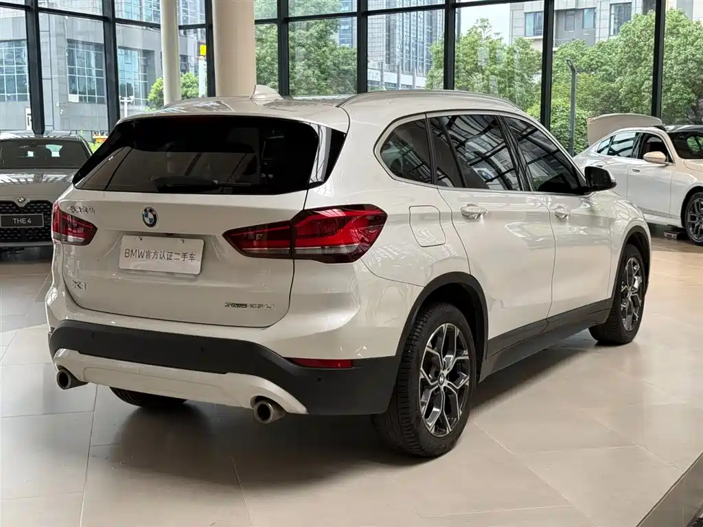 BMW X1 sDrive25 Li Leading