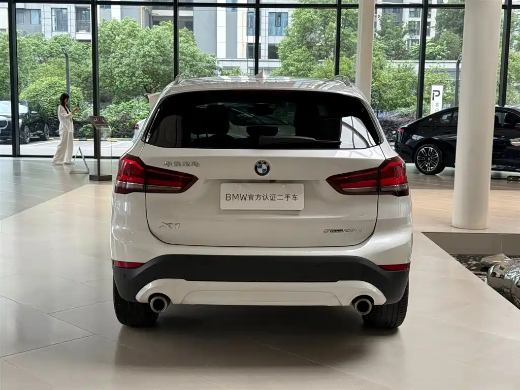 BMW X1 sDrive25 Li Leading