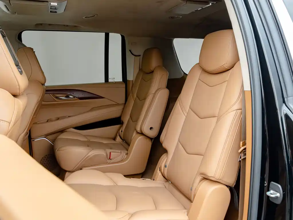 Escalade 6.2 L ESV Platinum Extended