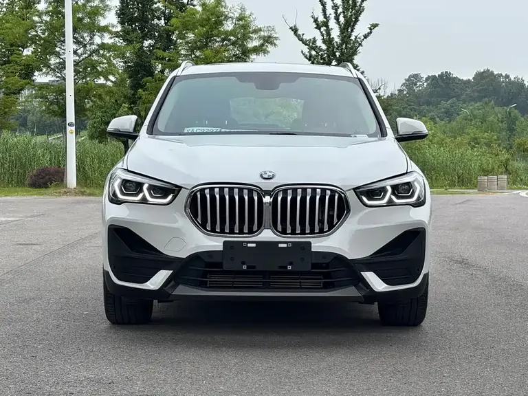 BMW X1 sDrive25 Li Leading