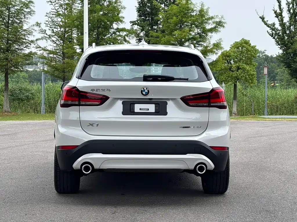 BMW X1 sDrive25 Li Leading