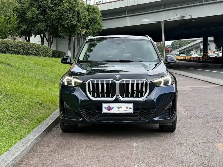 BMW X1 xDrive25 Li X Design Package
