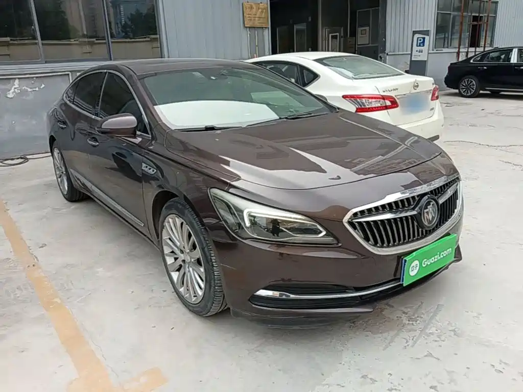LaCrosse 28 T Luxury