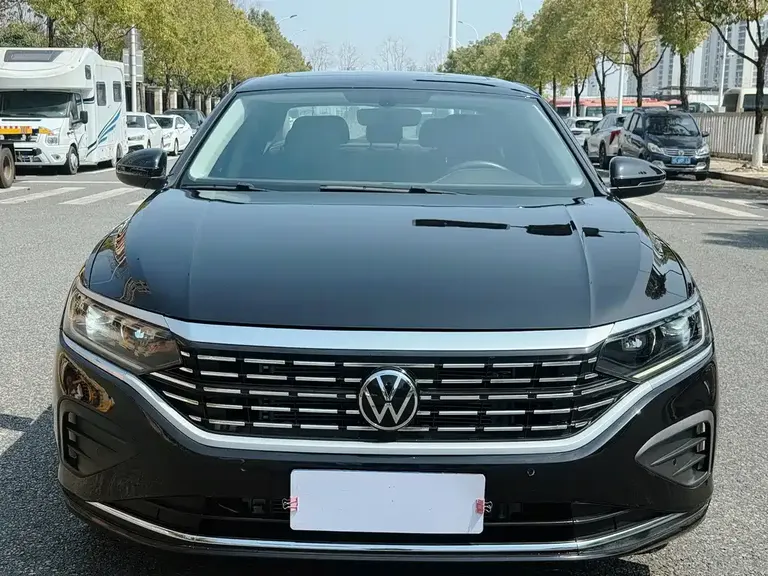 Volkswagen Passat 330 TSI Starry Sky Elite