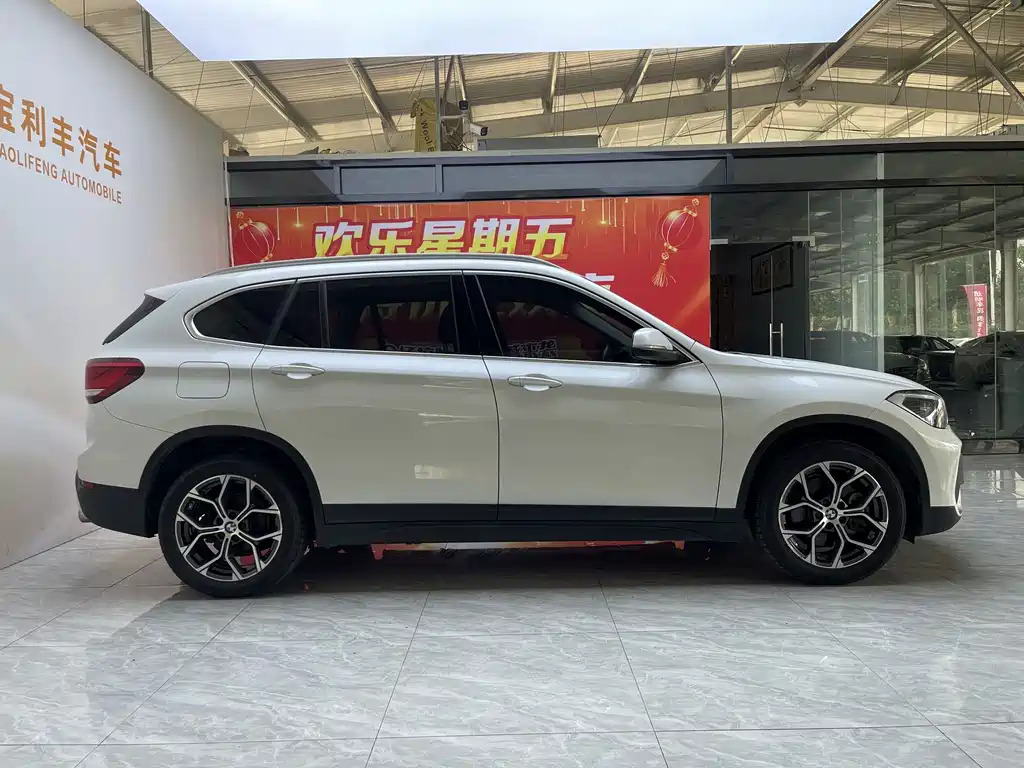 BMW X1 sDrive25 Li Leading