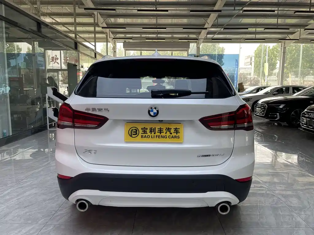 BMW X1 sDrive25 Li Leading