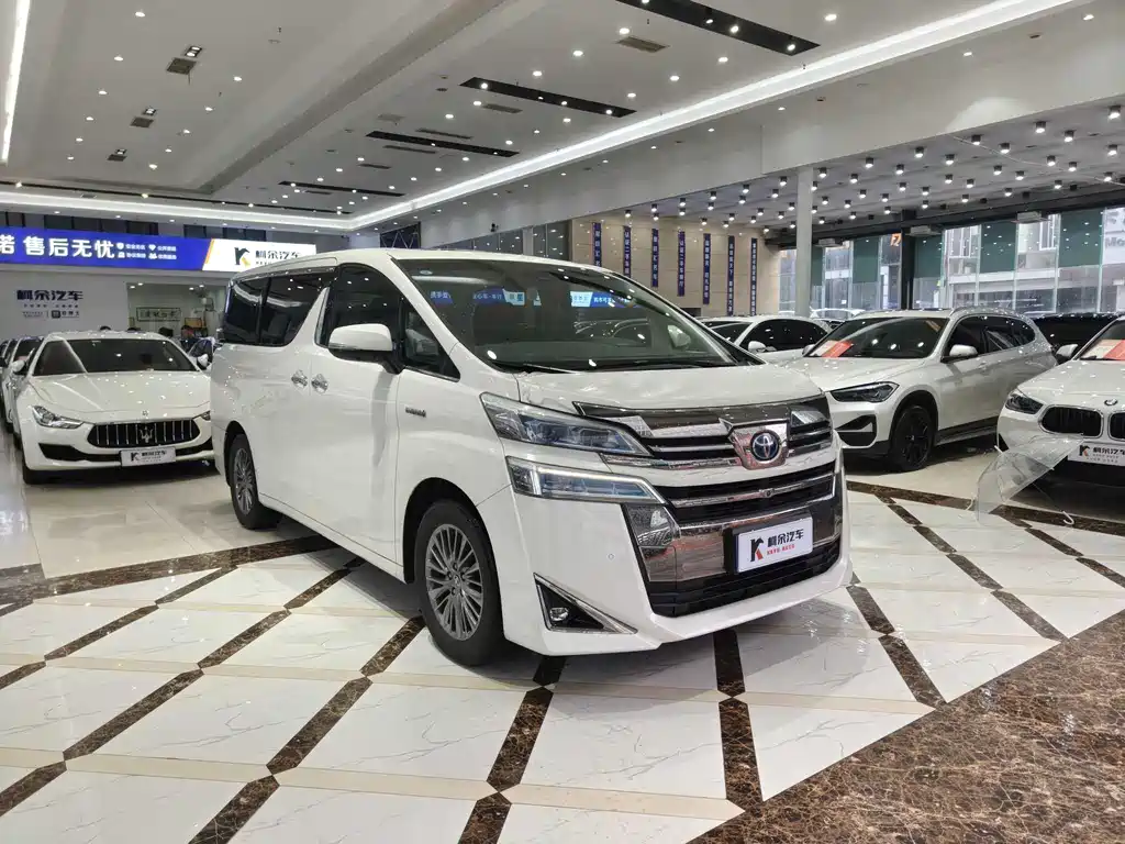 Vellfire Dual Engine 2.5 L HV Luxury