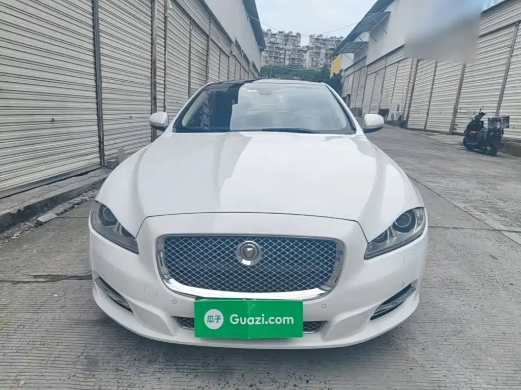 Jaguar XJ 捷豹XJ 2015款 XJL 2.0 T 典雅商务80周年典藏版