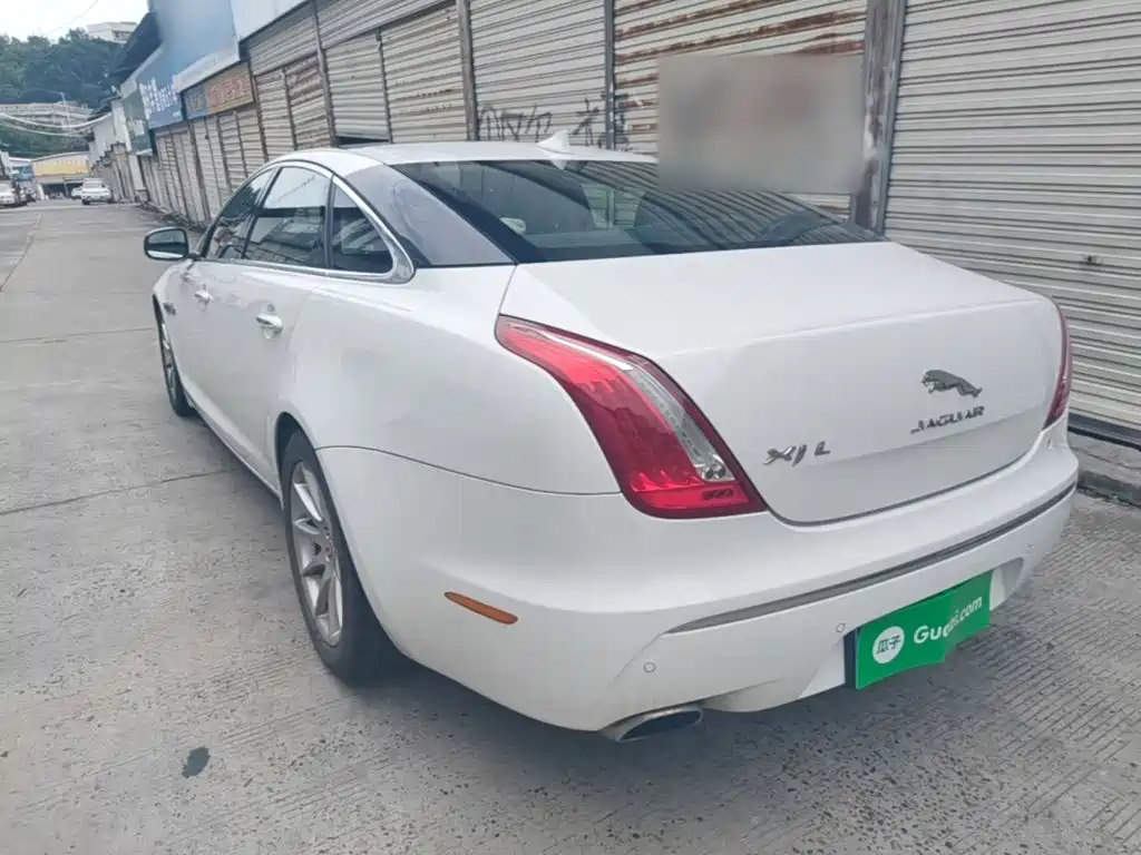 Jaguar XJ 捷豹XJ 2015款 XJL 2.0 T 典雅商务80周年典藏版