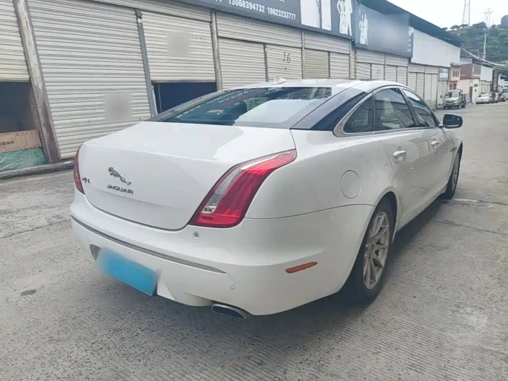 Jaguar XJ 捷豹XJ 2015款 XJL 2.0 T 典雅商务80周年典藏版