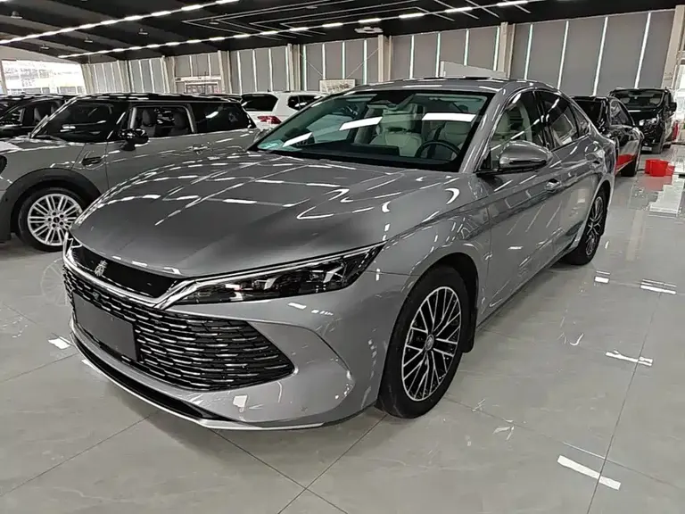 BYD Qin L DM-i 120 KM Outstanding