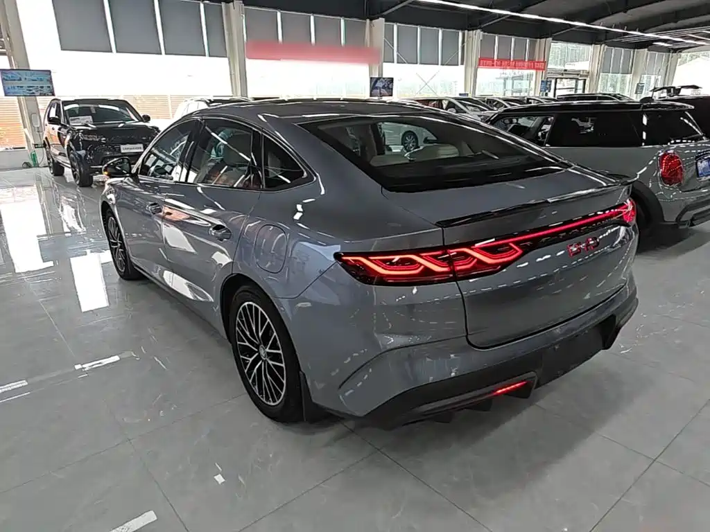 Qin L DM-i 120 KM Outstanding