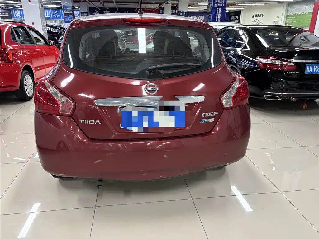 Tiida 1.6 L CVT Comfort