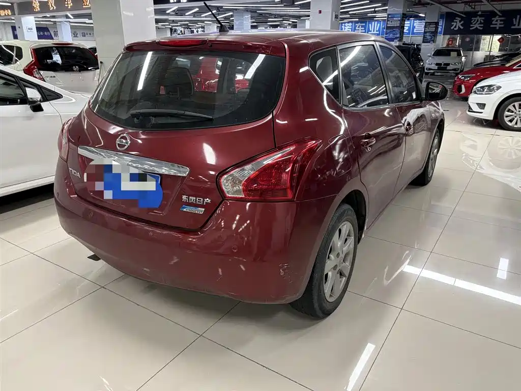Tiida 1.6 L CVT Comfort