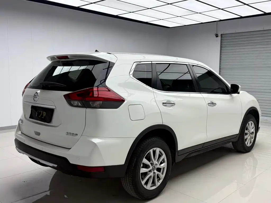 X-Trail Facelift 2.0 L 2 WD Connected Comfort Enjoyment