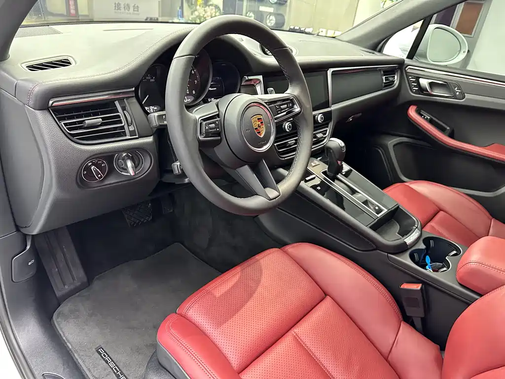 Macan Macan T 2.0 T