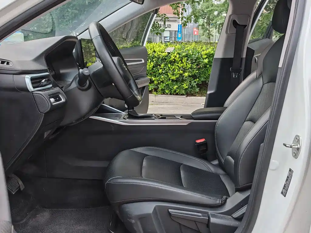 Emgrand 4 th Gen 1.5 L CVT Elite