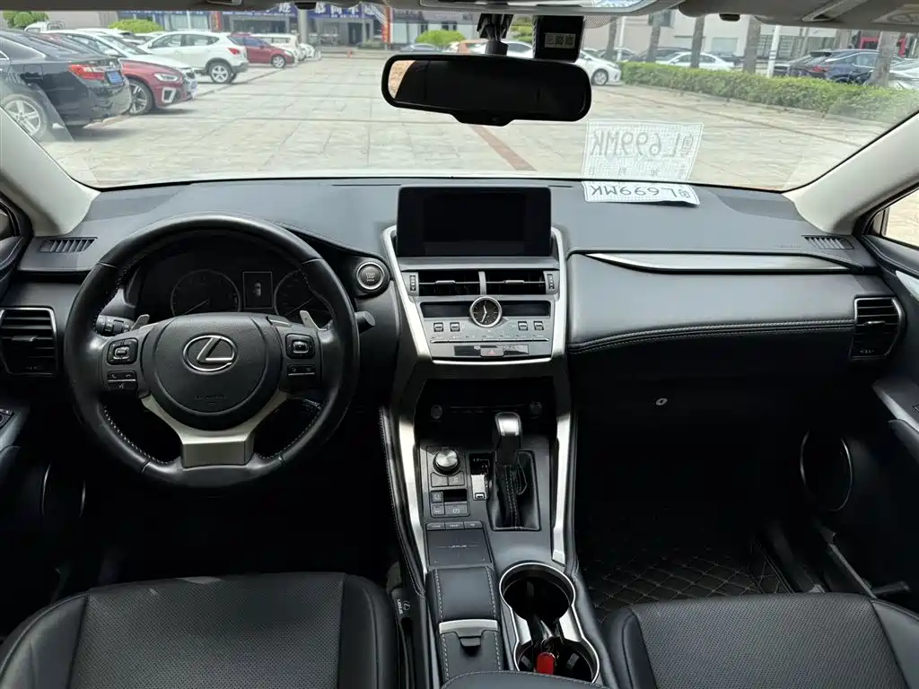 Lexus NX 200 FWD Sharp Travel CN-V