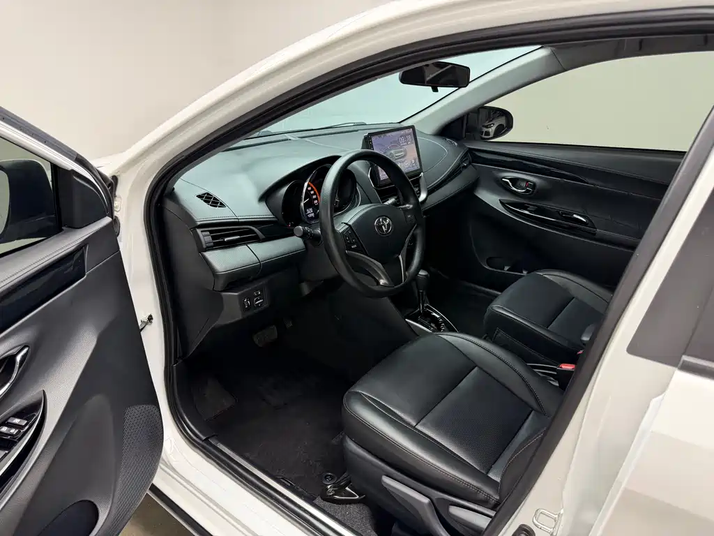 YARiS L Zhixuan Zhixuan X 1.5 L CVT Luxury PLUS