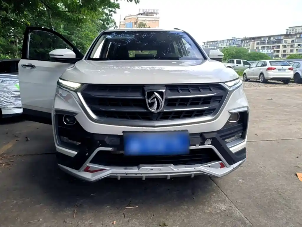 Baojun 530 1.8 L Auto Luxury CN-V