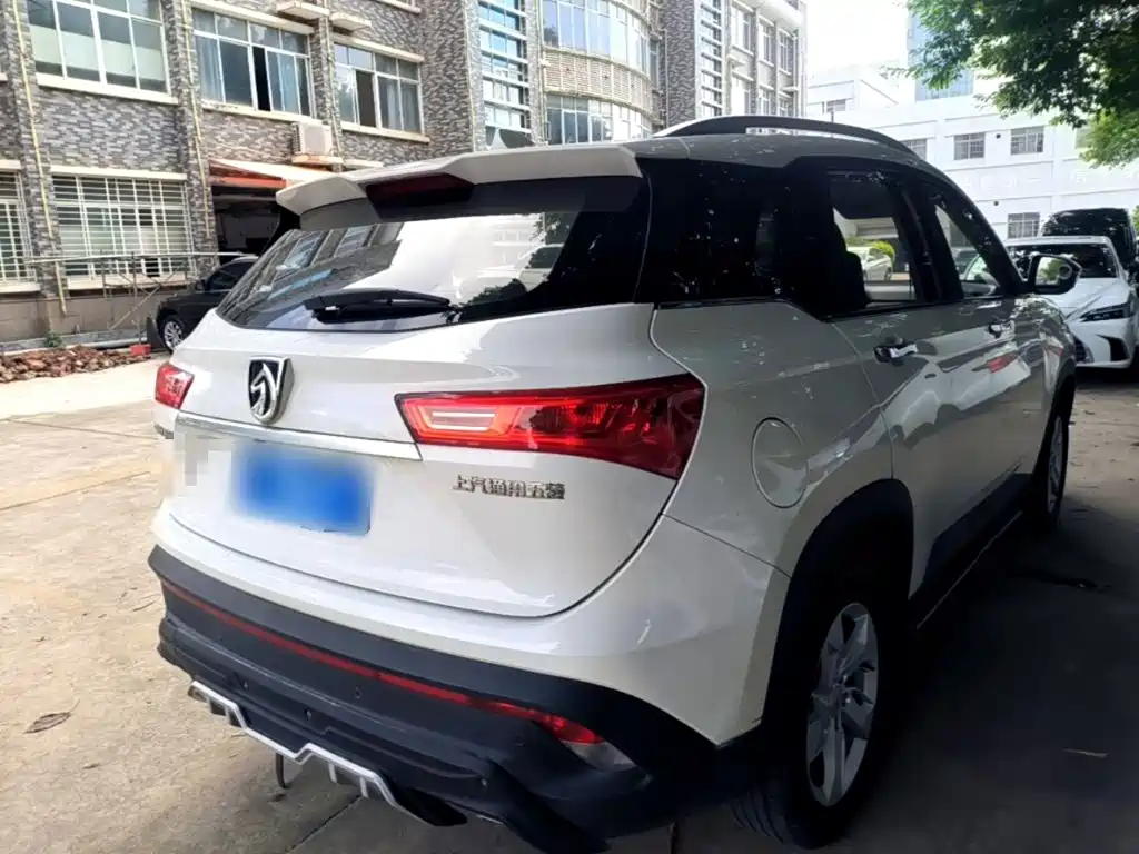 Baojun 530 1.8 L Auto Luxury CN-V