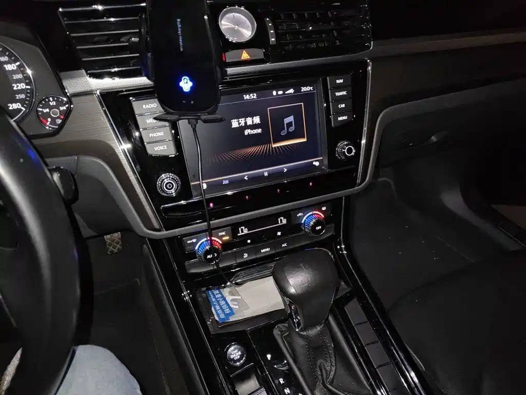 Phideon 380 TSI 2 WD Royal