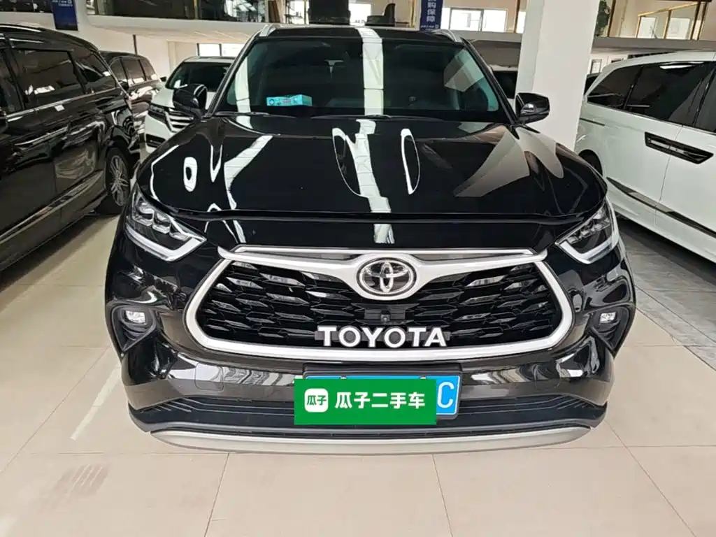Highlander 2.5 L Smart e-Hybrid Dual Engine 4 WD Luxury 7-seat