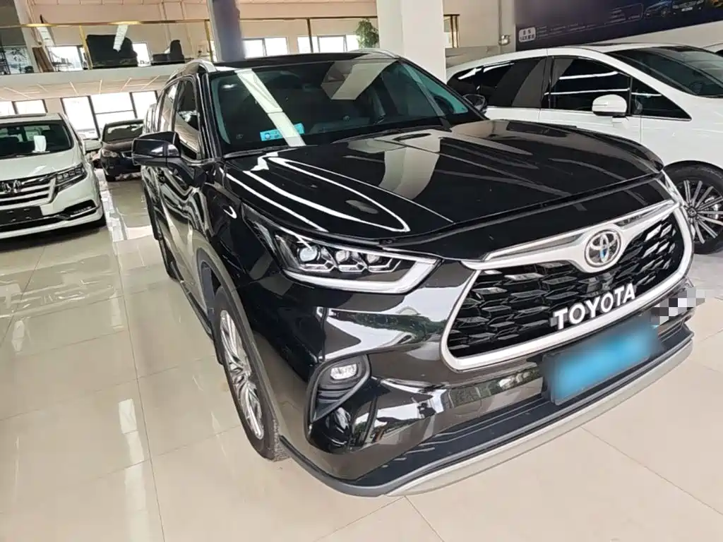 Highlander 2.5 L Smart e-Hybrid Dual Engine 4 WD Luxury 7-seat
