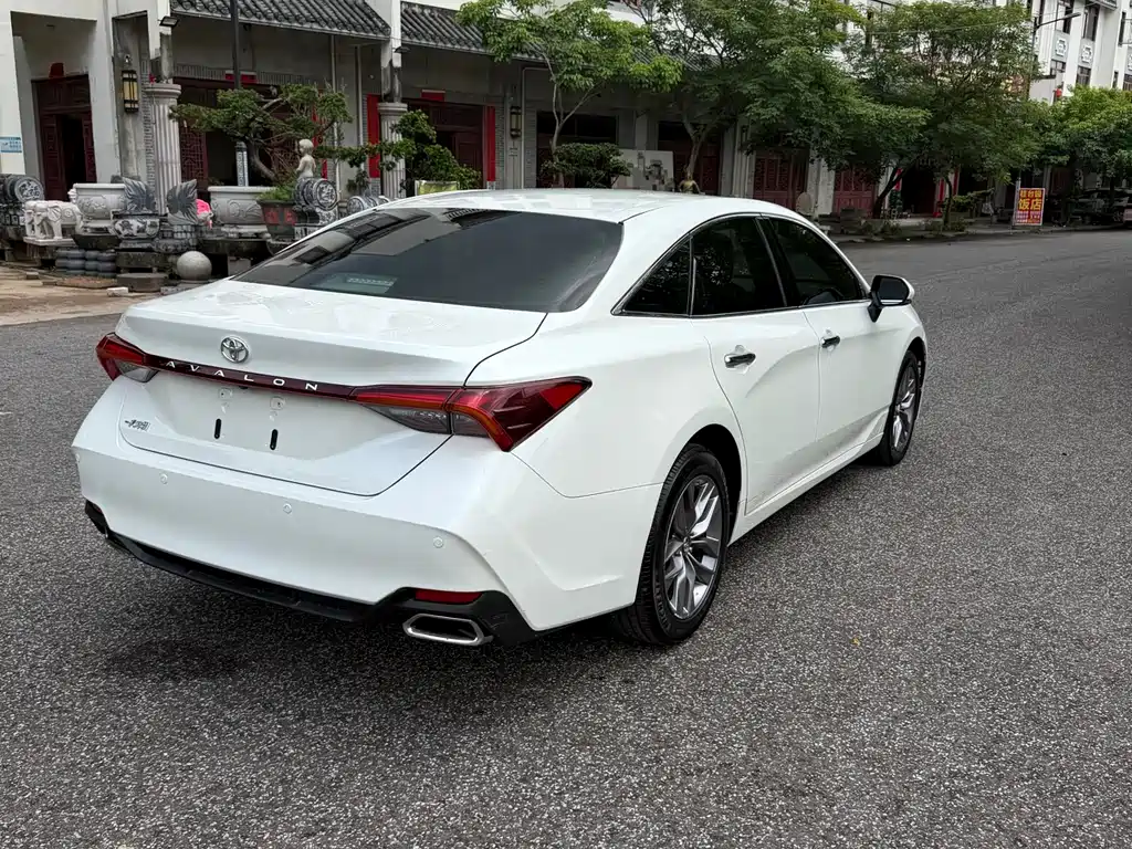 Avalon 2.0 L Luxury CN-VI