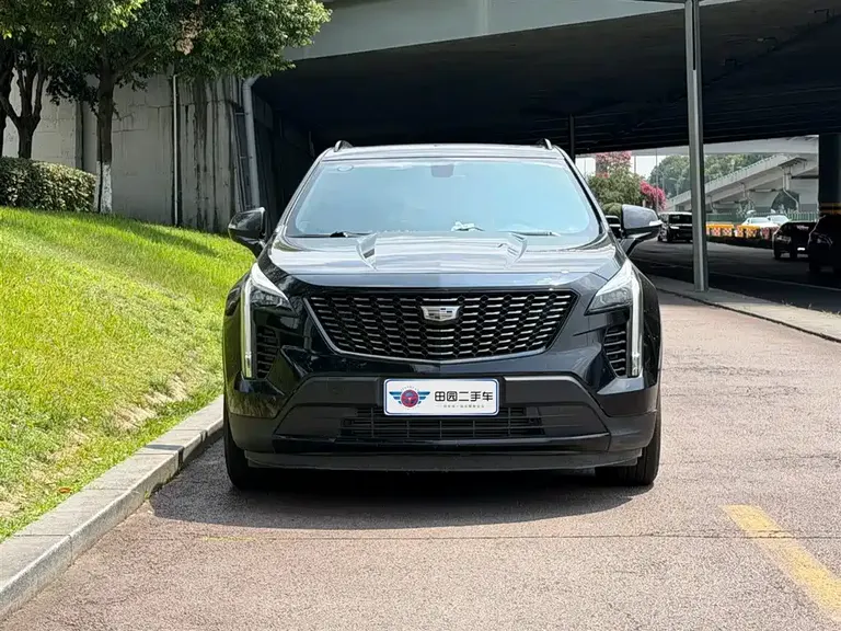 Cadillac XT4 28 T 2 WD Leading