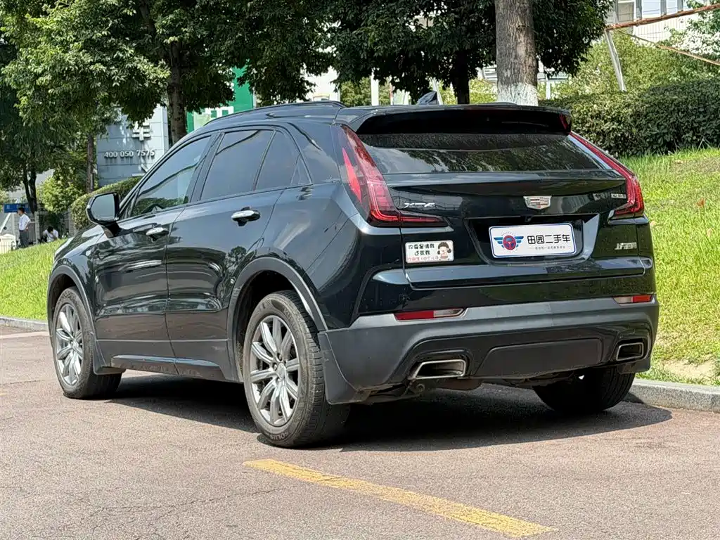 Cadillac XT4 28 T 2 WD Leading