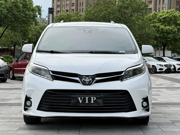Toyota SIENNA 3.5 L 4 WD L