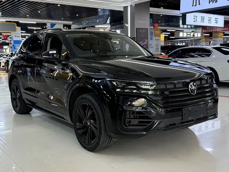 Volkswagen Touareg 3.0 TSI Sharp Enjoyment Black Shine Sport Package