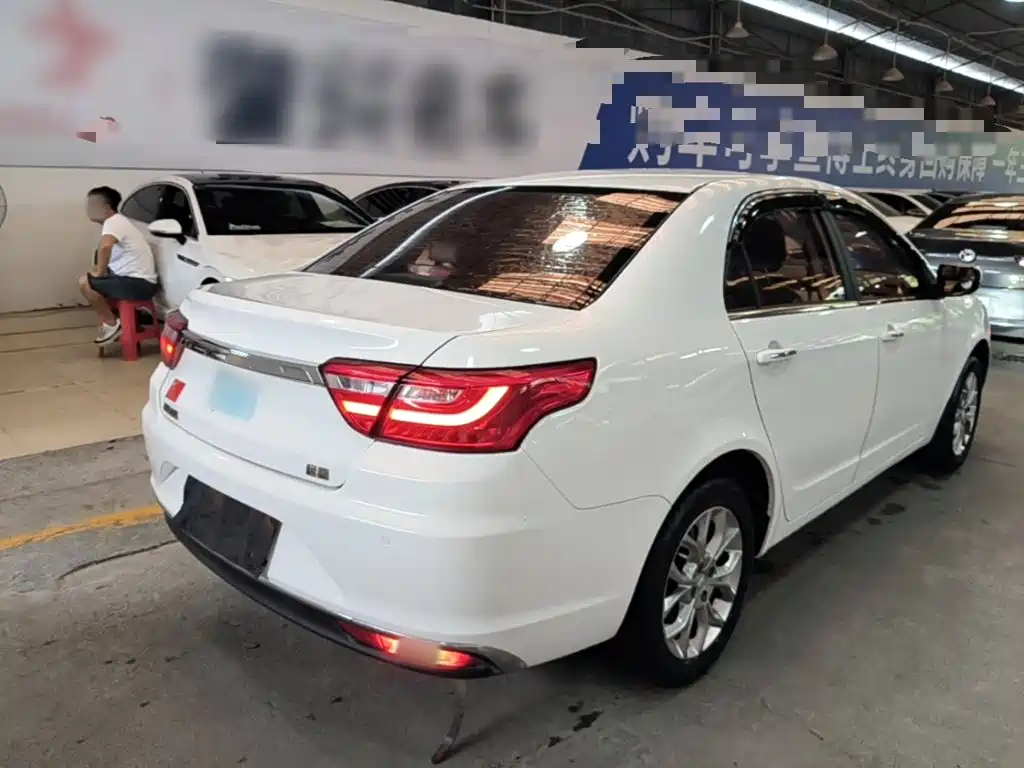 Vision 1.5 L Auto Happy