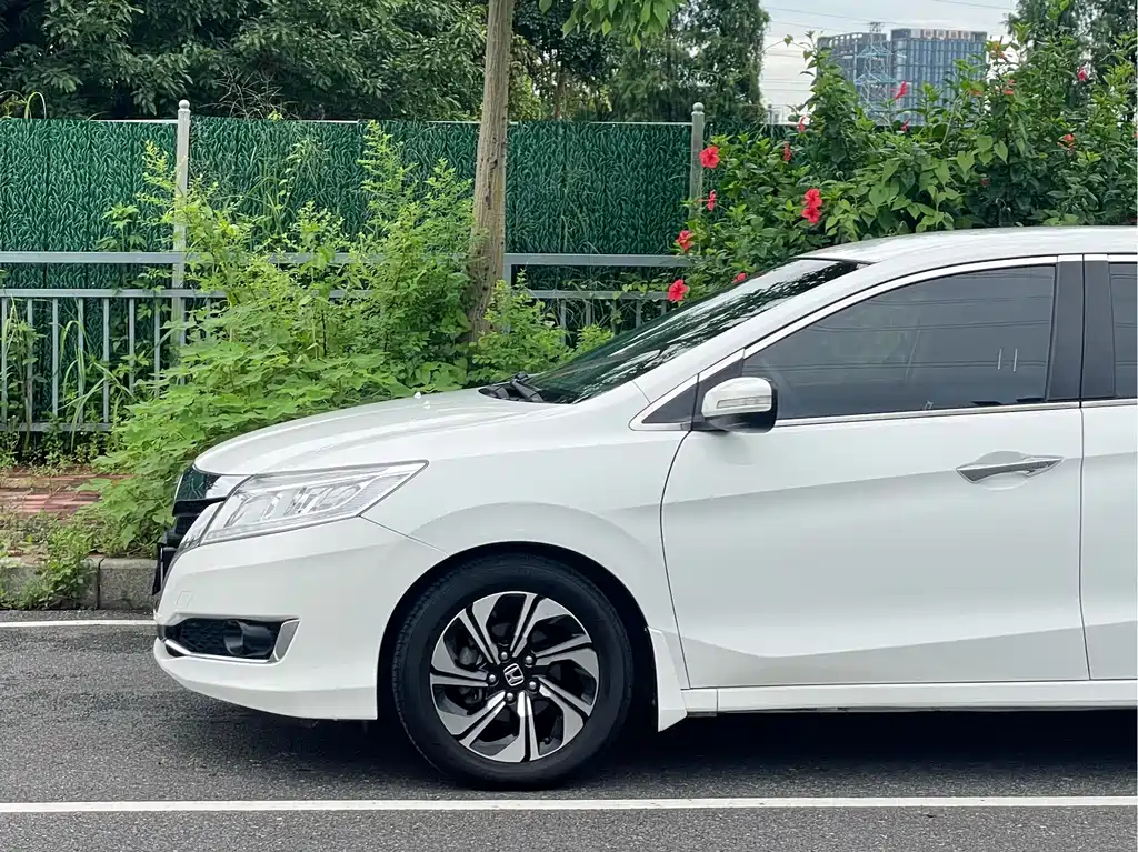 Crider 1.8 L CVT Comfort