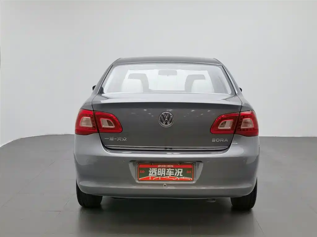 Bora 1.6 L Auto Comfort