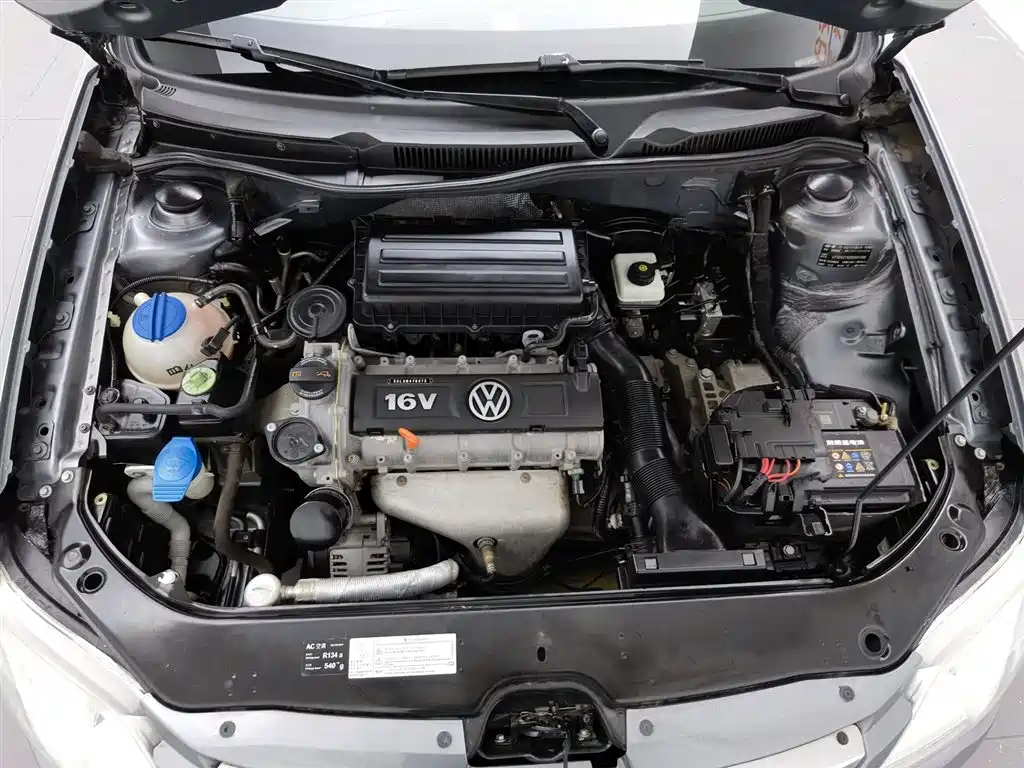Bora 1.6 L Auto Comfort